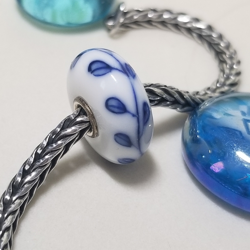 Authentic Trollbeads 2019 Brush of Blue Porcelain Bead Charm Sterling Silver Vin